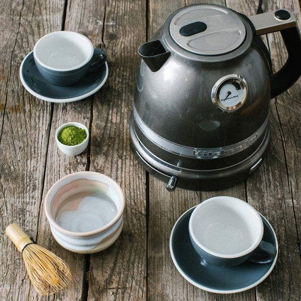 KitchenAid 5KEK1522EMS ARTISAN Cordless Kettle Medallion Silver New