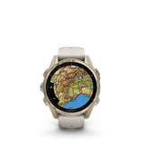 Garmin fēnix® 8 – 43 mm, AMOLED Sapphire, Soft gold with Fog grey/dark sandstone silicone band