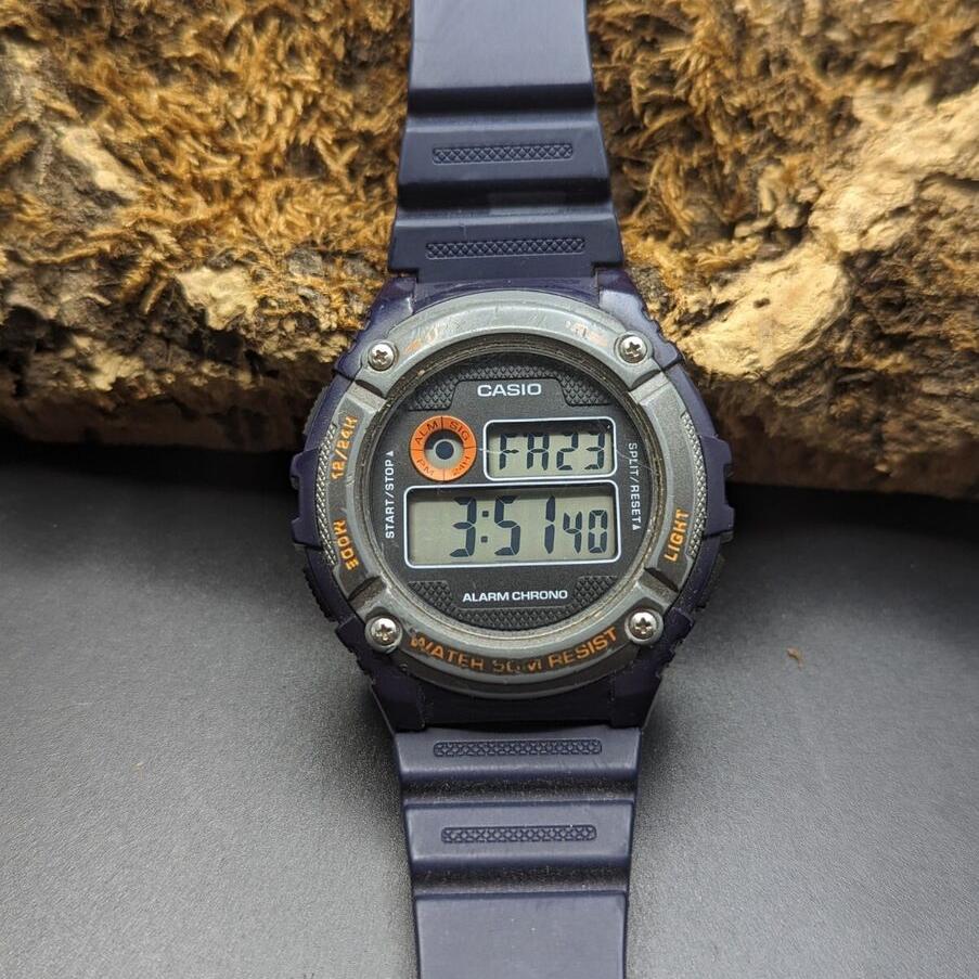 Casio W-216H-2BVDF Men's Watch description image