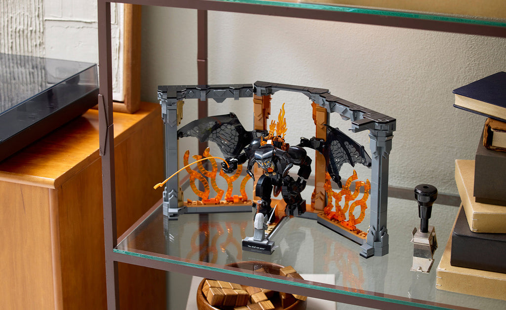 10367 LEGO® ICONS™ The Lord of the Rings: Balrog™ Book Nook – New World