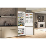 Whirlpool WH SP70 ZA T121 Integrated Built In Fridge/Freezer